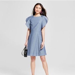 Flutter sleeve dress